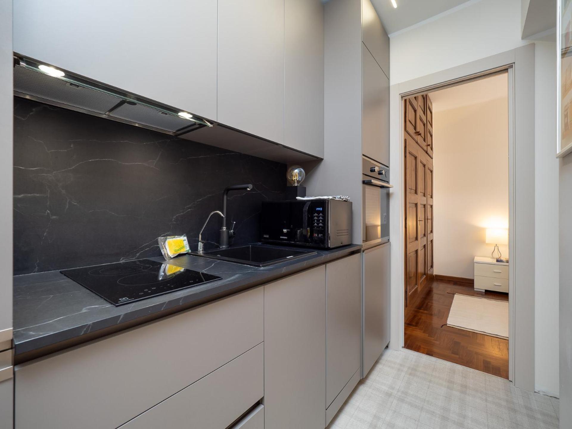 Stylish Flat With Balcony - 15 Min To Duomo Apartman Milánó Kültér fotó